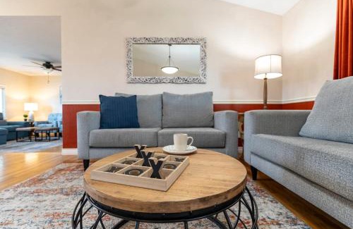 Lakeview House | Business in Front and Fun in the Back Pets too