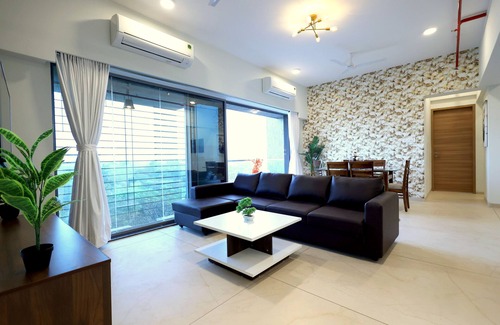 Ghansoli Apartment | Business lesiure - 3 BHK with Balcony-Chef-Laundry