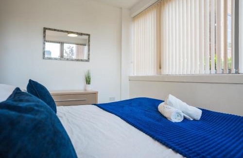 Central Milton Keynes Apartment | Business or leisure-Ready Two-Bedroom Apartment - 7 Mins from Station, Free Wi-Fi, Great for Relocation Stays By AV Hughes Properties
