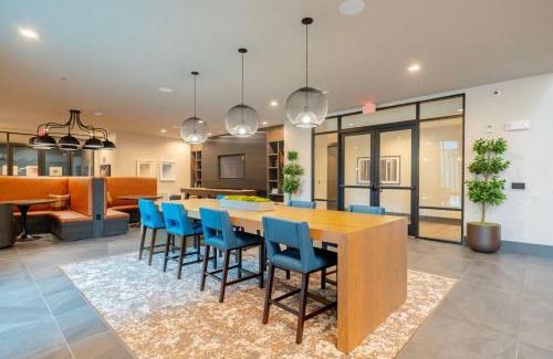 North Burnet Apartment | Business Ready -Fast WiFi -Onsite Parking