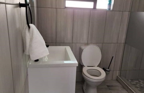 Edenvale Apartment | Bustani 2 - Spacious Secure and Private Apartment - Self-catering