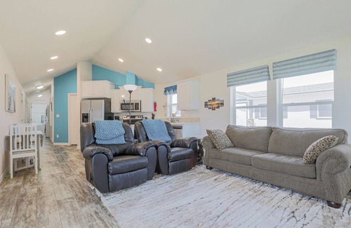 Garden City House | Buttercup Cottage - Close to everything!