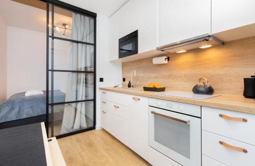 Osowa Apartment | Butterfly Apartment with Parking by Noclegi Renters