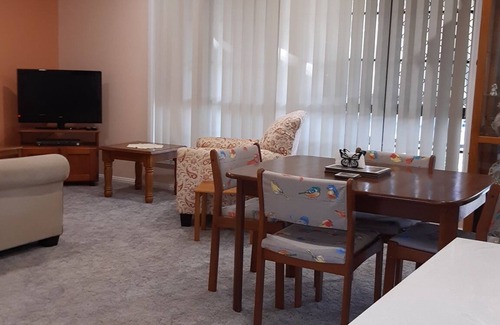 Tumut Cottage | Butterfly Cottage - Pet Friendly Tumut