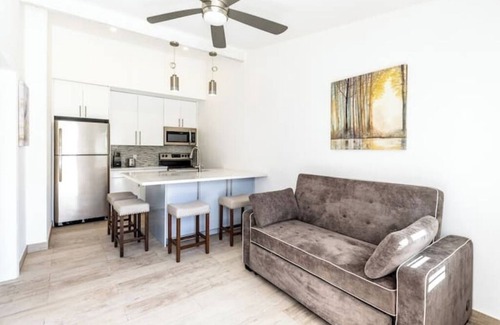 Kew Town Settlement Apartment | Buttonwood Lodge Unit #6