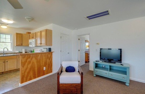 Buxton Apartment | Buxton Apartment ~ 2 Mi to Lighthouse Beach!