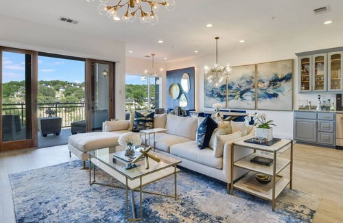 Lakeway Condo | Buy 3 Get 1 Night Free I Above Lakeway Lookout I Pool Access