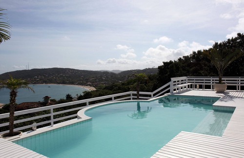 Portal da Ferradura Villa | Buz011 - Beautiful house with pool and sea view in Búzios