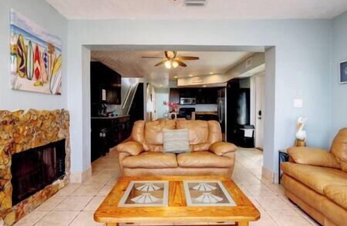 Floridana Beach Apartment | BV Paradise - North Oceanfront - Sleeps 8