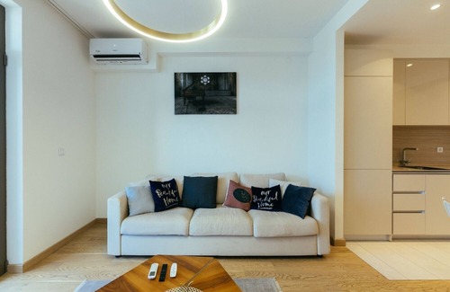 Savski Venac Apartment | BW Penthouse 23rd Floor with Breakfast and Parking included.
