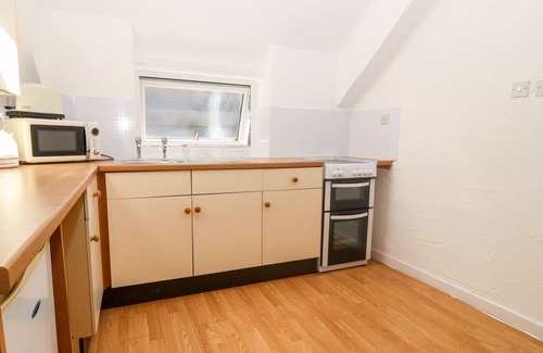 Llanystumdwy Cottage | BWTHYN, pet friendly, with a garden in Criccieth
