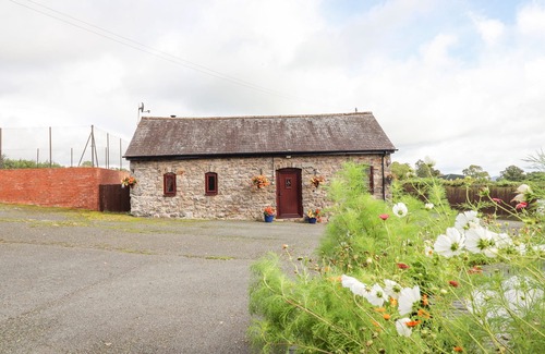 Llanfair Caereinion Cottage | BWTHYN TY NEWYDD, with hot tub in Llangadfan