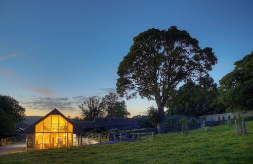 Colwyn Bay Cottage | Bwthyn Ysgubor - sleeps 4 guests in 2 bedrooms