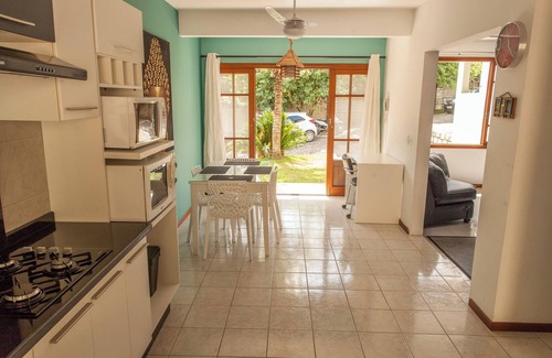 Florianopolis House | By the beach, Walk Mole Beach! AC, Wifi 250M, BBQ