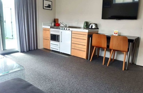 Fitzroy Apartment | By the Sea on Sackville, Fitzroy