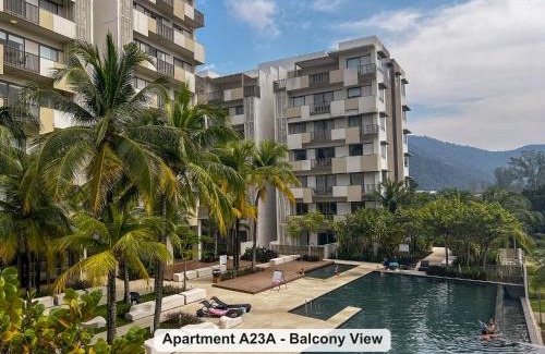 Batu Ferringhi Apartment | By the Sea- Pool and Sea View