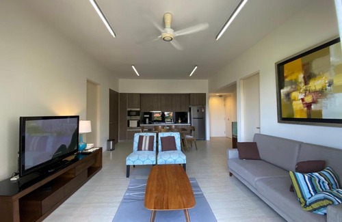 Batu Ferringhi Apartment | By The Sea@Side Seaview n swimming pool view #133A
