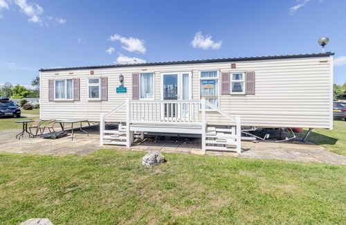 Hopton on Sea House | By the seaside dog friendly caravan at Haven Hopton in Norfolk ref 80015W