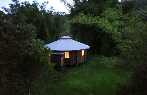 Mullumbimby Cottage | Byron Hinterland/Mountain Rainforest/Permaculture Farm - Pet Friendly!