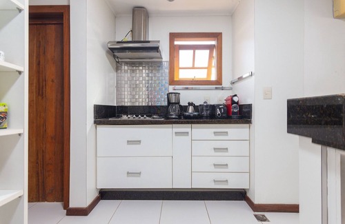 Humaita House | BZ62 Center! Large house, 5 suites and gourmet area