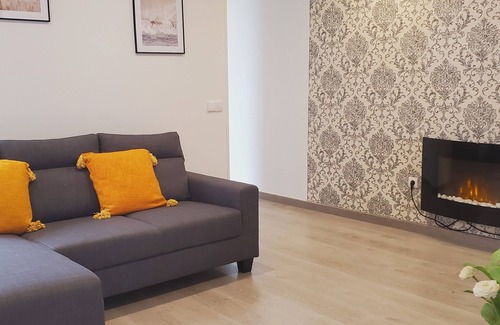 Distrito Llano Apartment | Céntrico Apto en Gijón con Garaje y Wifi