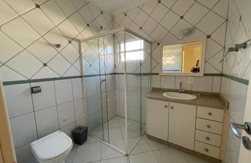 Governador Celso Ramos House | cód 15 - Casa espetacular na principal avenida de Palmas