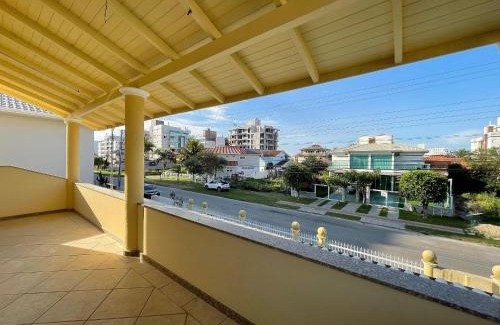 Governador Celso Ramos House | cód 15 - Casa espetacular na principal avenida de Palmas