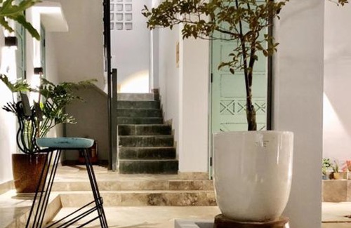 Con Son Hotel | Côn Đảo House