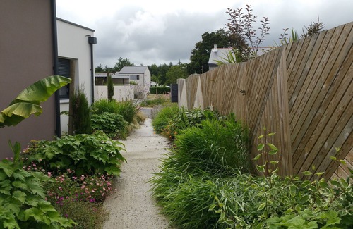 Carquefou House | Côté Jardin Gîte near Nantes/Carquefou ideal for 2/4 people - countryside and town.