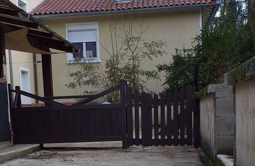 Decazeville Apartment | Côté jardin in Decazeville