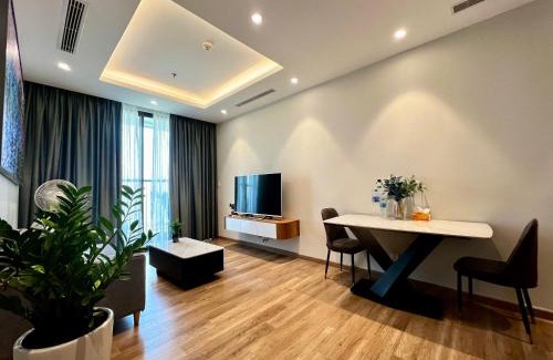 Van Giang Apartment | Căn 2 ngủ Landmark 2 Ecopark view hồ đẹp