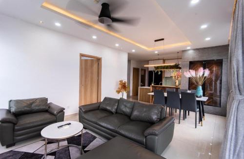 Tan Phu District Apartment | Căn Hộ 3 Phòng Ngủ View Hồ Sinh Thái, Cạnh Aeon Mall