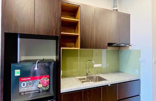 Yen Phu Apartment | Căn Hộ Studio Yên Tĩnh, Ánh Sáng Tự Nhiên và Cửa Sổ Lớn