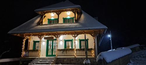 Moisei Ski Chalet | Căsuța din Deal