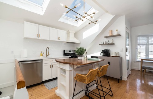 Gloucester Apartment | C by the Sea - Ocean View Penthouse