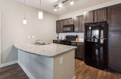Willowbrook Apartment | C Creek 8302 I New Construction 2Bd Apt I Gated