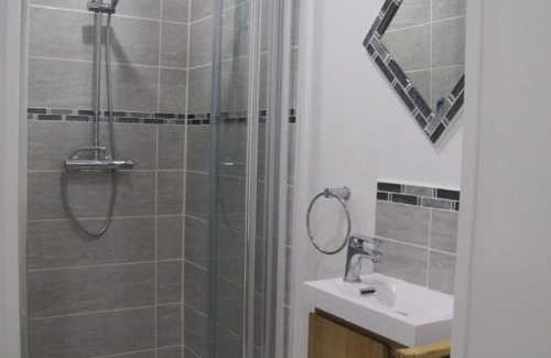 Saint-Malo-des-Trois-Fontaines Bed & Breakfast | C'est la vie