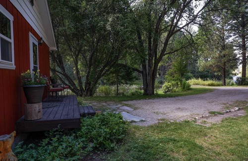 Lolo House | C'mon out to the Lazy Trout!