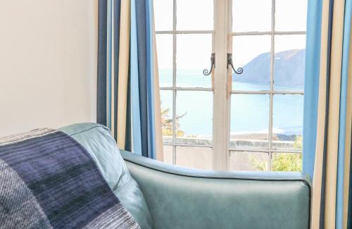 Lynton Apartment | C S Lewis Balcony