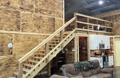 Burlington Cabin | C&S Outfitters Lodge next the Melvern and Flint Hills