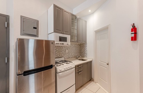 East Harlem Apartment | (C) Studio Apt Just Off Park Ave