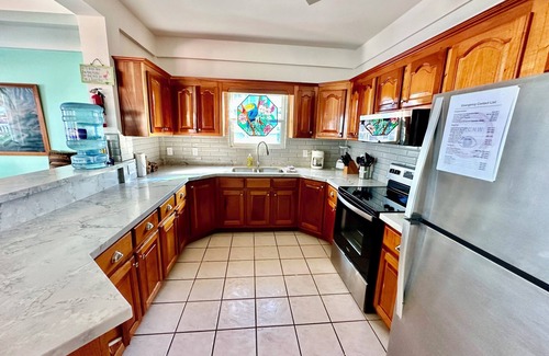 San Pedro Condo | C1 Step from your condo on to the beach! Pool, bikes, kayaks, more!