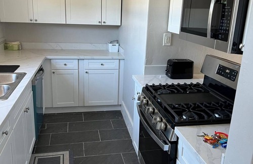 South Berkeley Apartment | C2: Charming 1-bedroom in a community style house close to UC Berkeley
