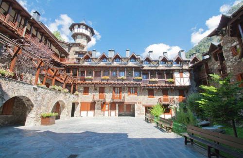Mas de Ribafeta Apartment | C5 Bordes d'Arinsal, Duplex Rustico con chimenea, Arinsal, zona vallnord