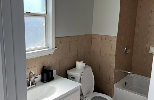 South Berkeley Apartment | C5: Charming 1-bedroom in a community style house close to UC Berkeley
