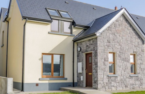 Enniscrone Cottage | C64 CAHERMORE HOLIDAY VILLAGE in Enniscrone County Sligo