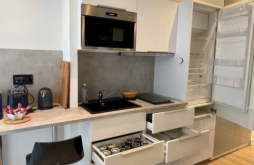 15th Arrondissement Apartment | C8 Mini Studio Design 175Blo-Paris Convention