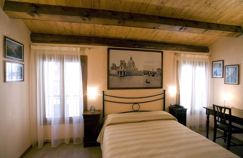 San Polo Bed & Breakfast | Ca 'Barba B & B a place to stay