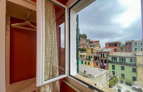 Vernazza Apartment | Ca' Bea with AC and Terrace