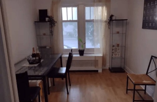 Cote-Des-Neiges—Notre-Dame-De-Grace Resort | Private room ∙ 2 guests